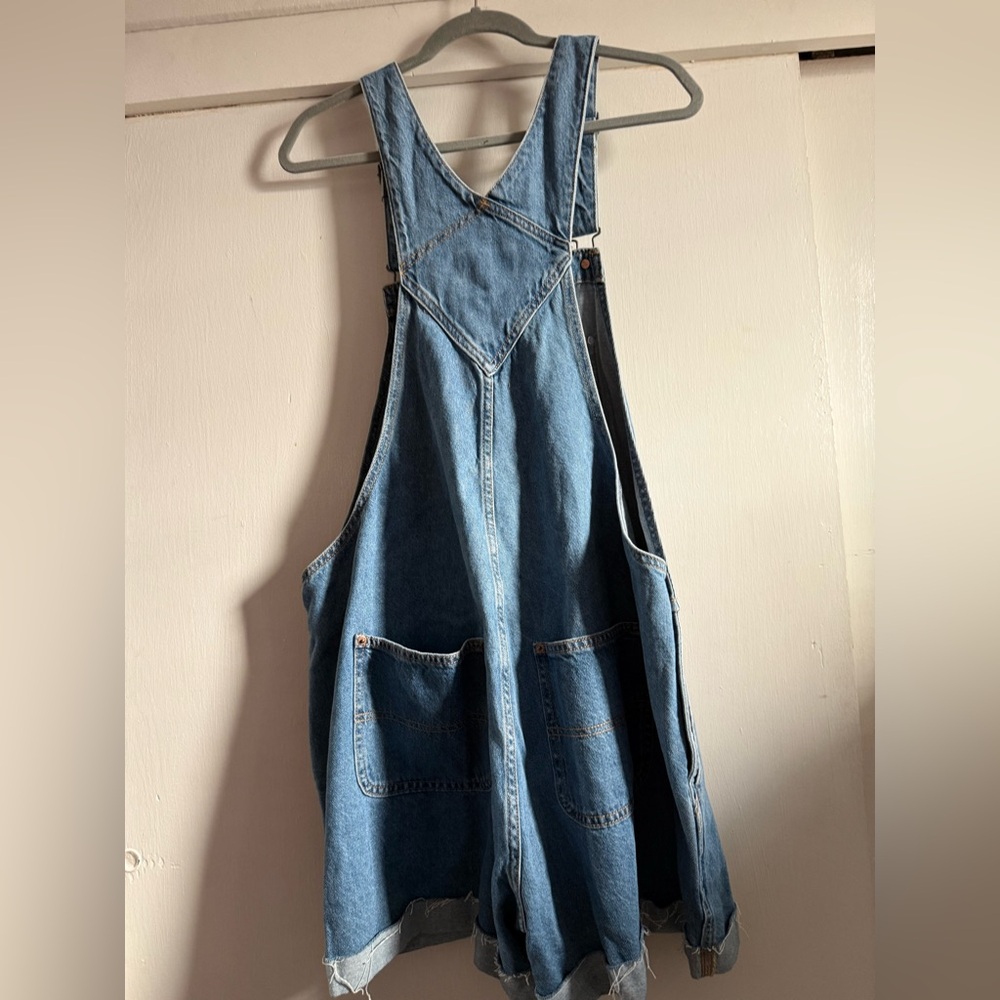 Old Navy Classic Blue Denim Overall Shorts - Picture 2 of 13